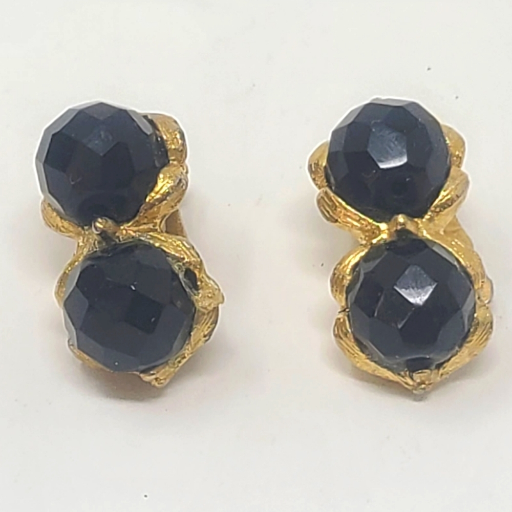 Vintage‎ earrings clip-on earring black glass beads gold tone metal